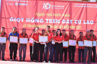 Hành trình đỏ 'Giọt hồng trên đất Cù Lao'