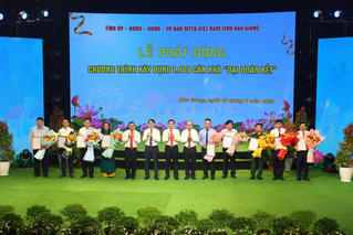 Hậu Giang phát động chương trình xây 1.400 căn nhà Đại đoàn kết