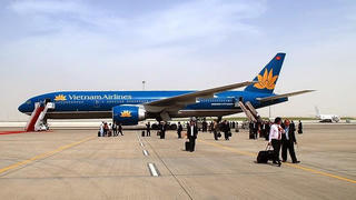 Cho phép các Bộ, địa phương quyết định việc đi công tác nước ngoài