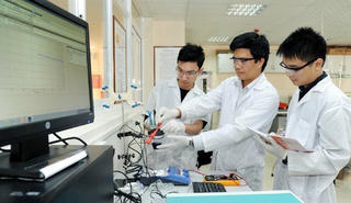 Bỏ chứng chỉ ngoại ngữ, tin học với viên chức ngành khoa học công nghệ 