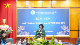 Thứ trưởng Đặng Hoàng Oanh chúc mừng một số đơn vị báo chí