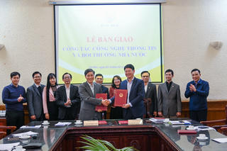 Lễ bàn giao công tác công nghệ thông tin và bồi thường nhà nước