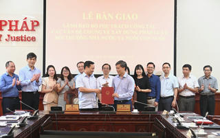 Bộ Tư pháp: Bàn giao công tác phụ trách một số đơn vị giữa các lãnh đạo Bộ