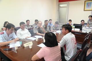 Thứ trưởng Bộ Tư pháp Mai Lương Khôi tiếp công dân định kỳ tháng 7/2023