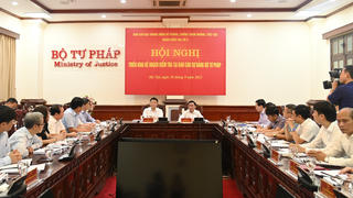 Tiếp tục hoàn thiện thể chế pháp luật về phòng chống tham nhũng, tiêu cực