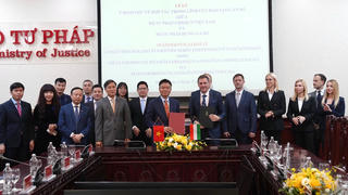 Bộ Tư pháp Việt Nam – Hungary: Ký kết Ý định thư về đào tạo cán bộ