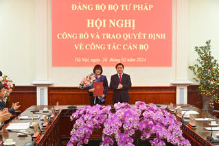 Đảng uỷ Khối các cơ quan Trung ương trao Quyết định về công tác cán bộ