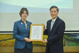 Bộ Tư pháp trao tặng Kỷ niệm chương Vì sự nghiệp Tư pháp