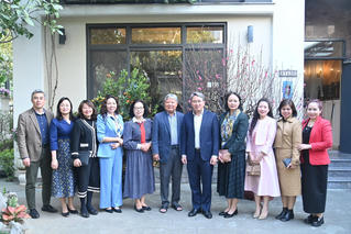 Lãnh đạo Bộ Tư pháp thăm, chúc Tết gia đình các đồng chí nguyên lãnh đạo Bộ