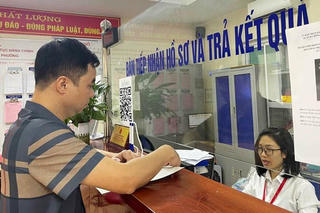 Hà Nội không yêu cầu xuất trình giấy chứng nhận kết hôn khi đăng ký khai sinh