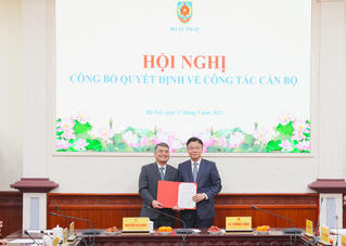 Trao quyết định bổ nhiệm Thứ trưởng Bộ Tư pháp Nguyễn Thanh Tú