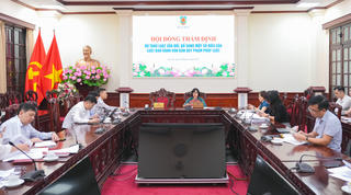 Nâng cao chất lượng hoạt động xây dựng và hoàn thiện hệ thống pháp luật