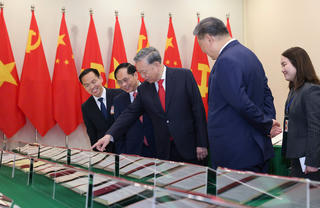 Bộ Xây dựng ký kết 7 văn kiện quan trọng đường sắt, đường bộ với Trung Quốc