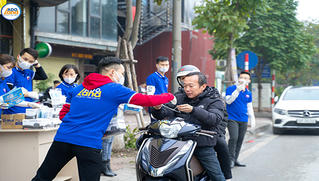 ADOLAND phát 10.000 khẩu trang miễn phí phòng chống dịch nCoV
