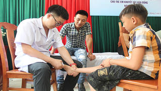 Phẫu thuật miễn phí cho trẻ khuyết tật vận động của Vĩnh Phúc