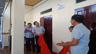 Báo Pháp luật Việt Nam trao tặng nhà tình nghĩa cho gia đình có hoàn cảnh khó khăn tại huyện Vĩnh Tường