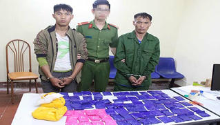 Bắt 2 đối tượng vận chuyển hơn 15.000 viên ma túy tổng hợp