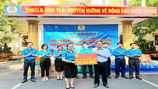 Các đơn vị, cá nhân Thái Nguyên quyên góp gần 700 triệu đồng ủng hộ miền Trung 