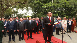 Phó Thủ tướng Trương Hòa Bình dâng hương tưởng niệm các Vua Hùng