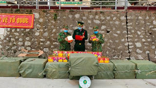 Biên phòng Lạng Sơn thu giữ 4 tạ pháo nổ nhập lậu