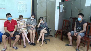 Gần 40 nam, nữ 'bay lắc' lúc nửa đêm trong quán karaoke ở Phú Thọ