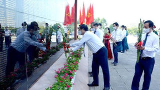 Phú Thọ dâng hương tưởng niệm các Anh hùng liệt sĩ
