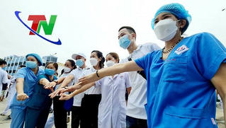 Tri ân đoàn cán bộ y tế Bệnh viện Trung ương Thái Nguyên hỗ trợ tỉnh Long An