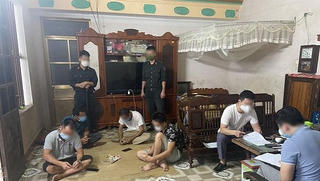 Phát hiện 2 'sới' bạc trong mùa dịch