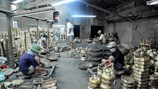 Cần các cấp quản lý tìm đường cho sản phẩm nghề Bắc Ninh 'vượt cổng làng' mùa dịch