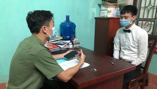 Đăng thông tin giả mạo thăng cấp bậc hàm công an cho vui, nam thanh niên bị phạt hành chính