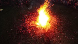 Lễ hội nhảy lửa - Phong tục độc đáo của người dân tộc Pà Thẻn, Tuyên Quang