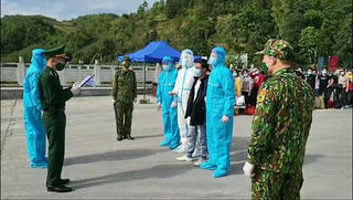 36 công dân và 1 đối tượng truy nã được Trung Quốc trao trả tại Cao Bằng