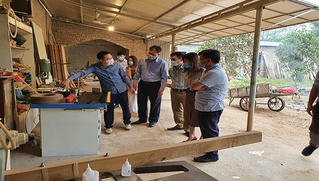Cơ sở sản xuất Nguyễn Văn Đông: Nghiệm thu đề án “Hỗ trợ kinh phí đầu tư máy móc thiết bị tiên tiến trong sản xuất mộc”