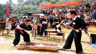 Điện Biên phục dựng lễ hội Gầu Tào của dân tộc Mông tại xã Nà Bủng