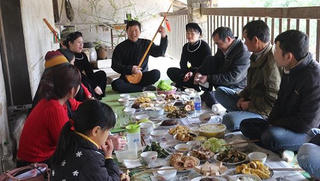 Độc đáo phong tục đón Tết “Đắp nọi” của người Tày 