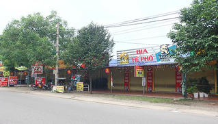 Thái Nguyên tạm dừng các hoạt động công cộng, bán hàng mang về do số ca nhiễm COVID-19 tăng cao