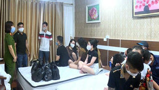 Bắt giữ cùng lúc hơn 200 đối tượng sử dụng trái phép ma túy trong khách sạn