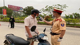 Cảnh sát giao thông Cao Bằng ra quân bảo đảm ATGT dịp lễ 30/4-1/5