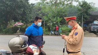 Cảnh sát giao thông tỉnh Tuyên Quang tăng cường kiểm tra dịp nghỉ lễ 30/4 – 1/5