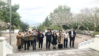 Thứ trưởng Nguyễn Thanh Tịnh dâng hương tại khu di tích lịch sử Bộ Tư pháp