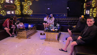  Xử phạt loạt quán karaoke mở “chui” sai quy định tại Bắc Giang