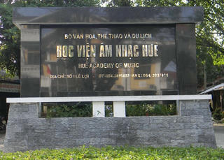 Bản tin trưa 7/12: Làm lộ tài liệu mật, cán bộ Học viện Âm nhạc Huế bị kỷ luật