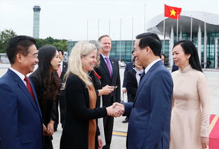 Bản tin tối 14/11: Chủ tịch nước Võ Văn Thưởng và phu nhân lên đường dự APEC tại Mỹ