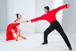 Điểm tin Showbiz 30/05: Cặp đôi Mỹ Trang - Trung Hòa dự Giải Vô địch thế giới Dancesport Latin