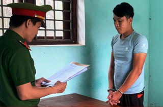 Mâu thuẫn trong lúc nhậu, nam thanh niên dùng dao đâm 4 người bị thương