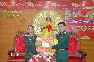 Bộ Chỉ huy Quân sự tỉnh Sê Koong chúc tết Bộ Chỉ huy Quân sự tỉnh Quảng Nam