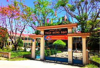 18 học sinh lớp 5 nhập viện sau khi uống trà sữa, ăn trái cây lắc