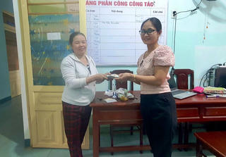 Cô gái trả lại gần 30 chỉ vàng cùng 87 triệu đồng cho người đánh rơi