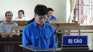 Mang ba tiền án, gã trai làng vẫn vác dao chém đứt ngón tay hàng xóm