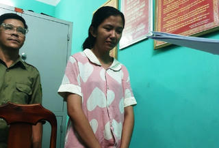 Thiếu nữ 22 tuổi chiếm đoạt 8 cây vàng rồi “nướng” vào cờ bạc